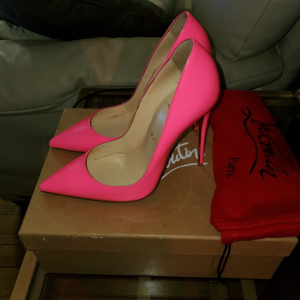 Christian Louboutin Hot pink So Kate - Picture 2 of 8
